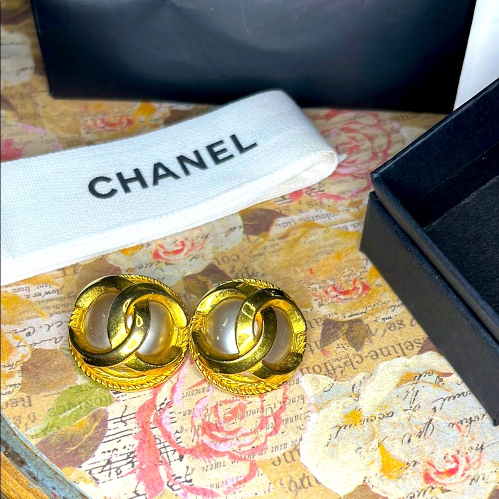 CHANEL Gold Iconic Interlocking CC Earrings 🔥 SALE TODAY ONLY